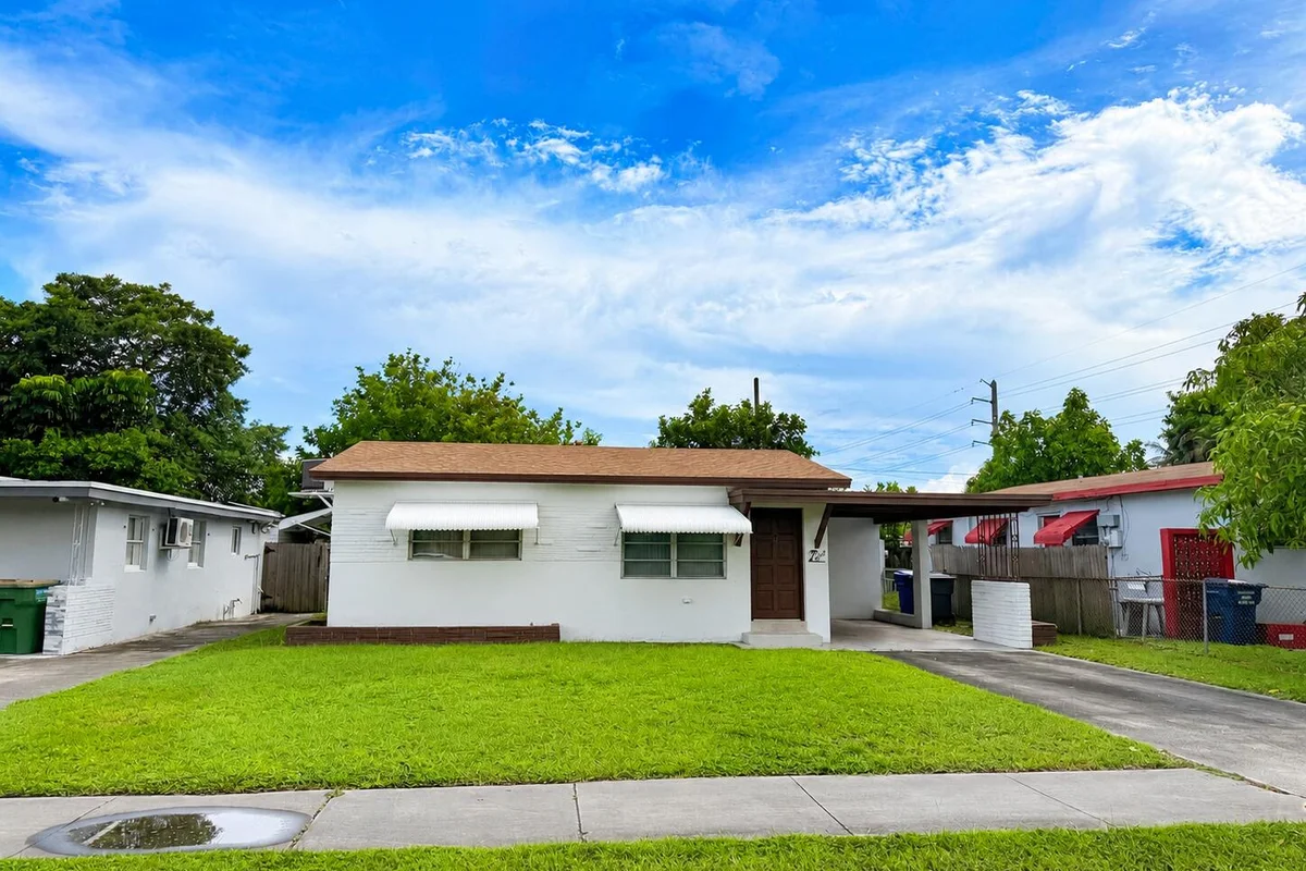 6340 Washington St, Hollywood: photo 1 of 27