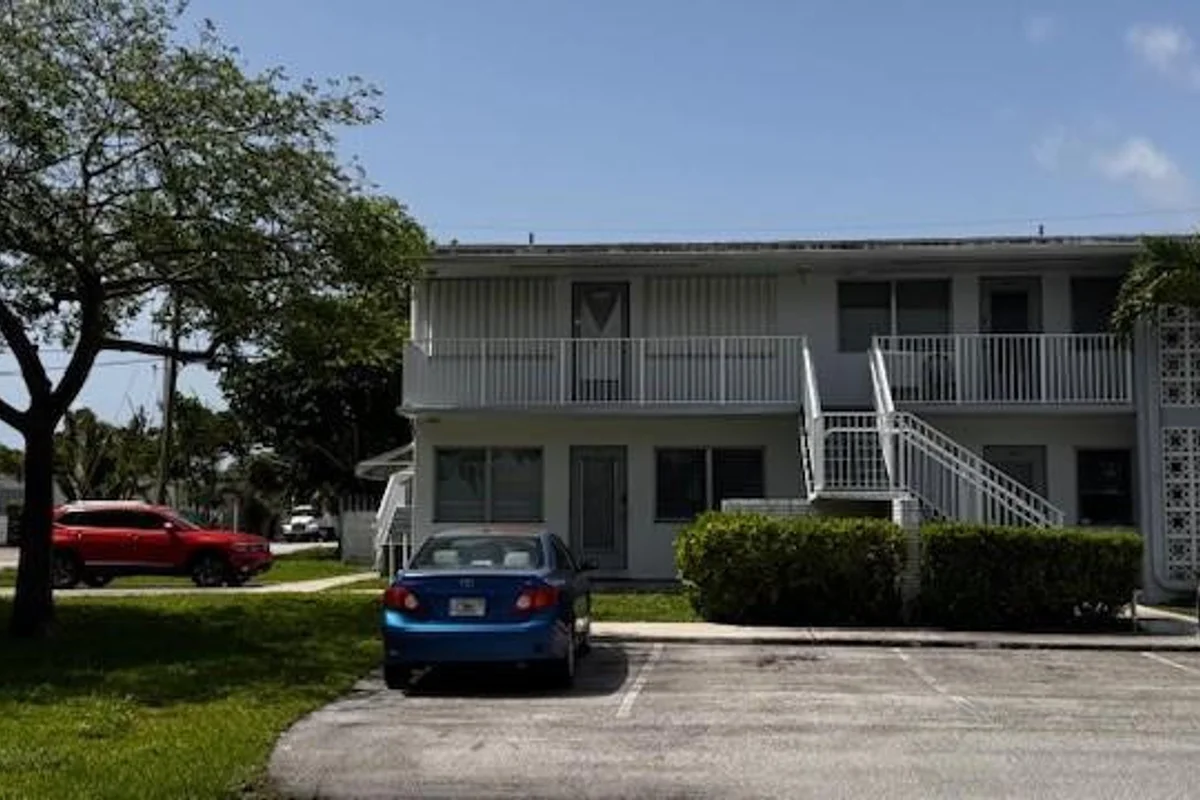 2020 NE 51st Ct #101, Fort Lauderdale: photo 1 of 13