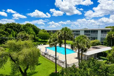 2504 Antigua Ter #F4, Coconut Creek: photo 1 of 23