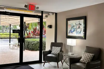 2851 S Palm Aire Dr #405, Pompano Beach: photo 1 of 23