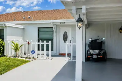 6720 Moonlit Dr, Delray Beach: photo 1 of 8