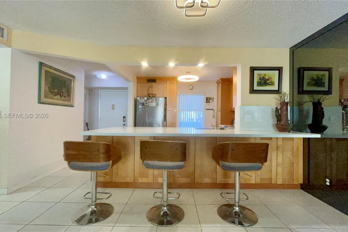 190 SE 5th Ave #104, Dania Beach: photo 1 of 41