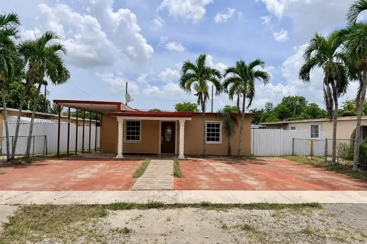 142 E 45th St, Hialeah: photo 1 of 10