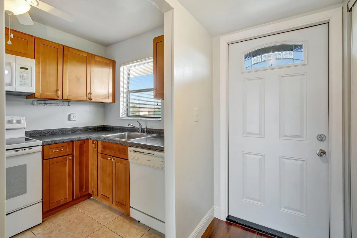 8225 Sunrise Lakes Blvd #303, Sunrise: photo 1 of 36