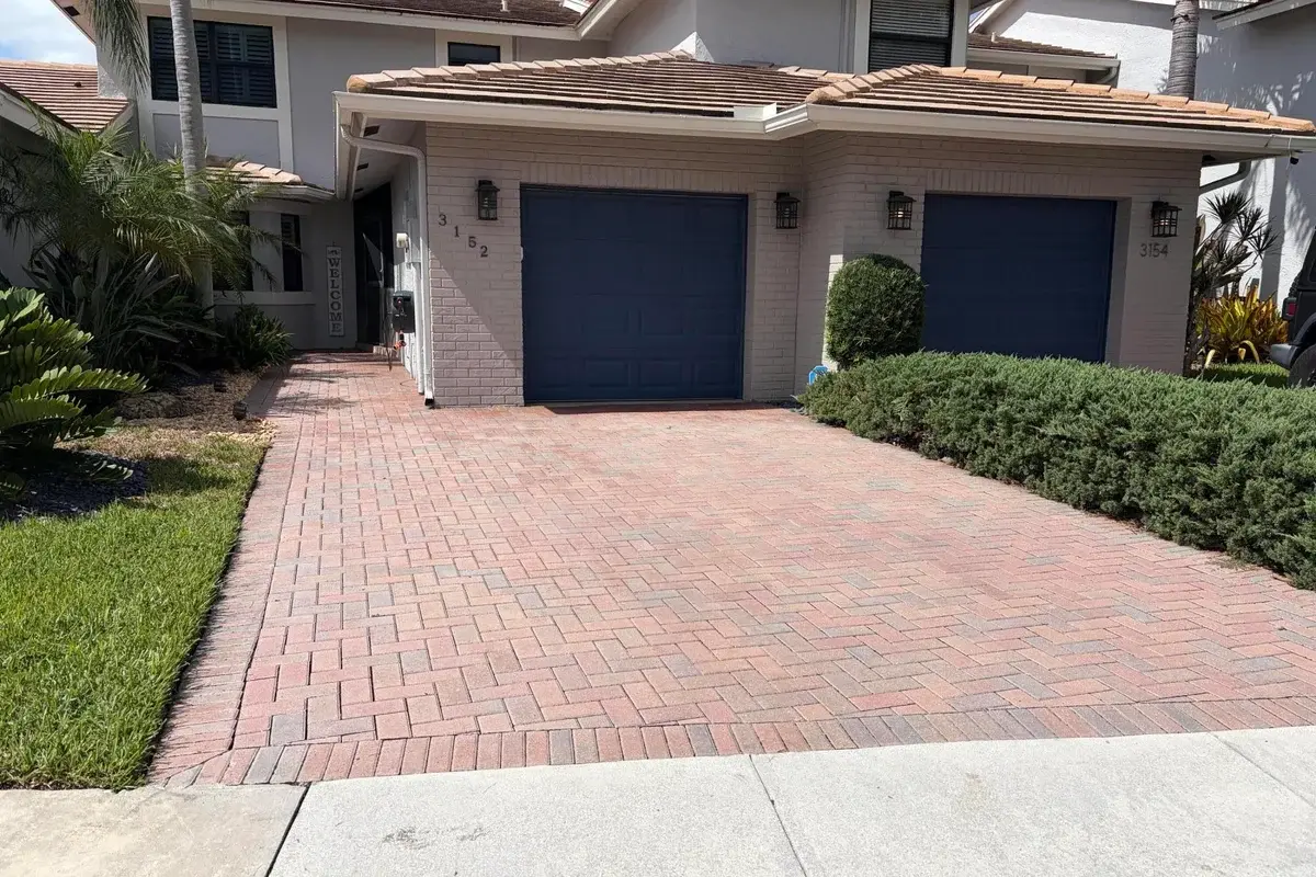3152 Deer Creek Lake Shore Dr, Deerfield Beach: photo 1 of 46