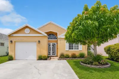 3740 Marlberry Ln, Miramar: photo 1 of 38