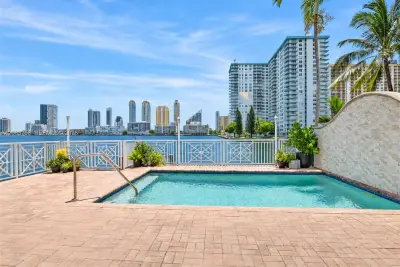 3972 NE 171st St, North Miami Beach: photo 1 of 18