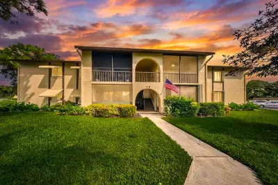 118 Lake Pine Cir #A-2, Lake Worth: photo 1 of 24