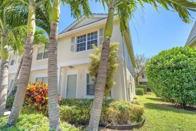 9850 NW 57th Manor, Coral Springs: photo 1 of 40
