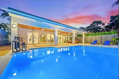 3427 Frow Ave, Miami: photo 1 of 21