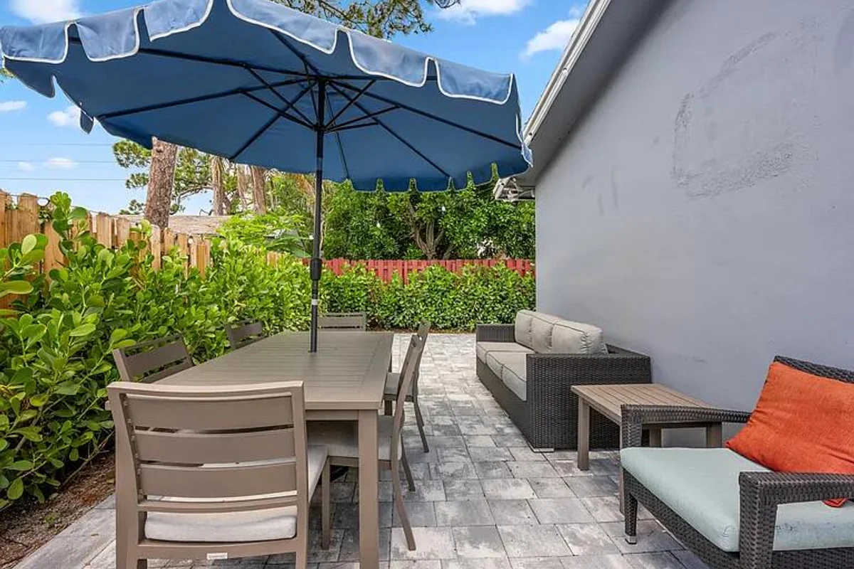 1208 NE 5th Ave #3, Fort Lauderdale: photo 1 of 16