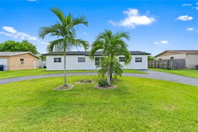 26231 SW 127th Ave, Homestead: photo 1 of 21