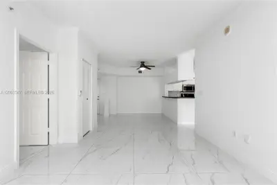 17100 N Bay Rd #1210, Sunny Isles Beach: photo 1 of 30