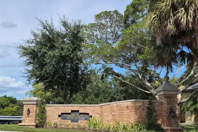214 Wimbledon Lake Dr #57, Plantation: photo 1 of 23