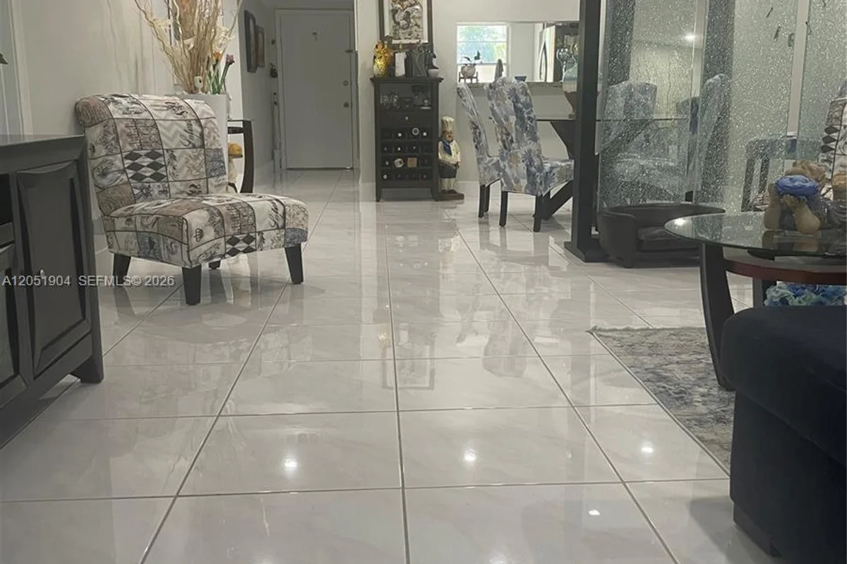 1011 SW 125th Ave #207M, Pembroke Pines: photo 1 of 32