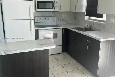 7505 SW 82nd St #314, Miami: photo 1 of 9