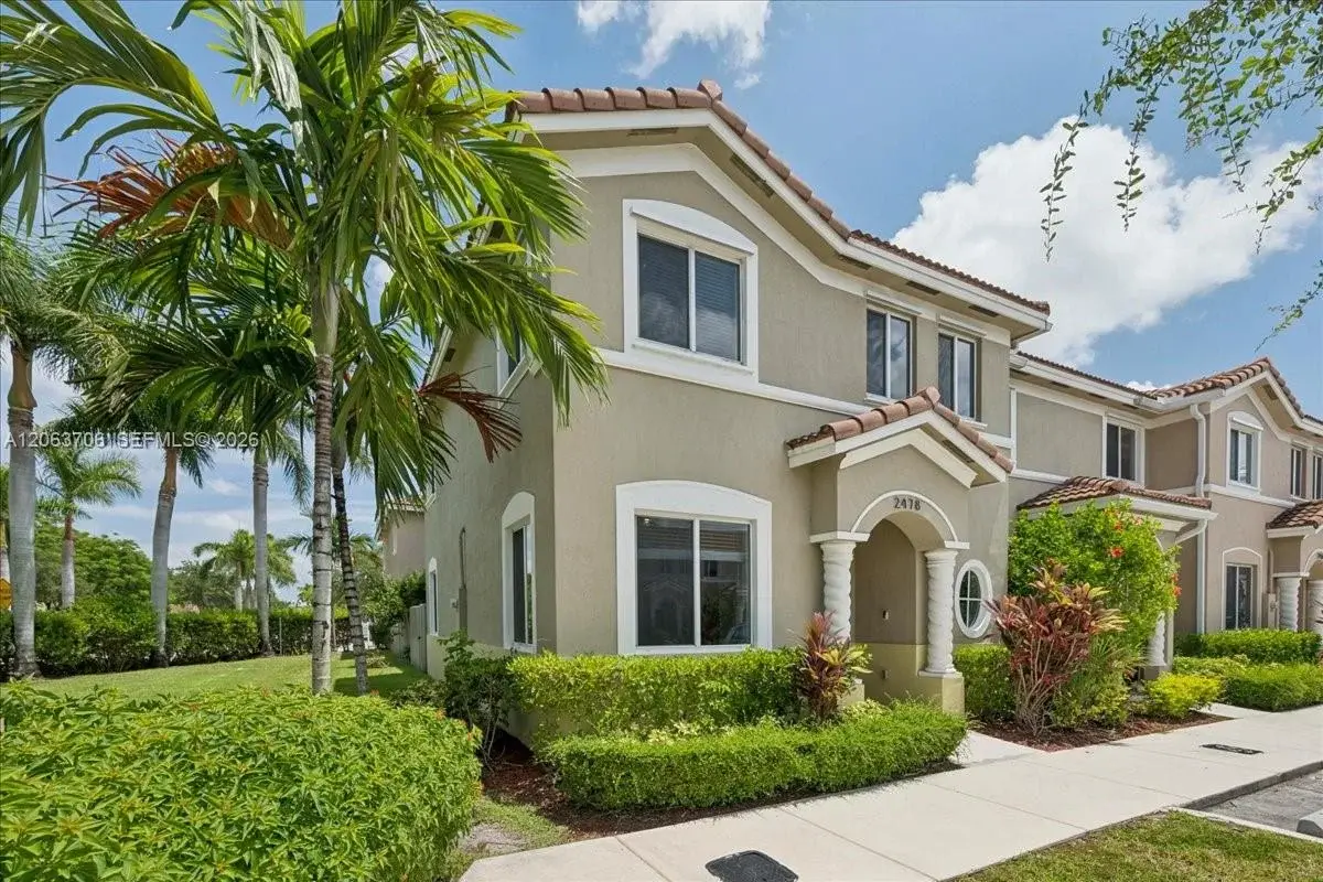 2478 SE 10th Ct, Homestead: photo 1 of 22