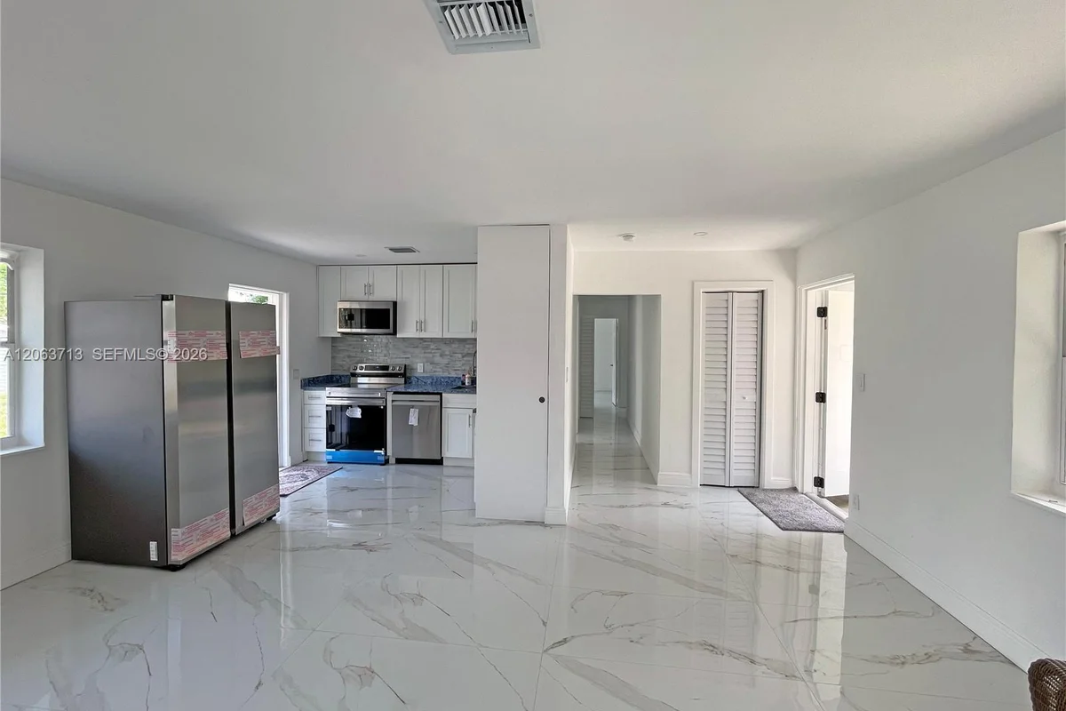 1606 NW 12th Ave, Fort Lauderdale: photo 1 of 71
