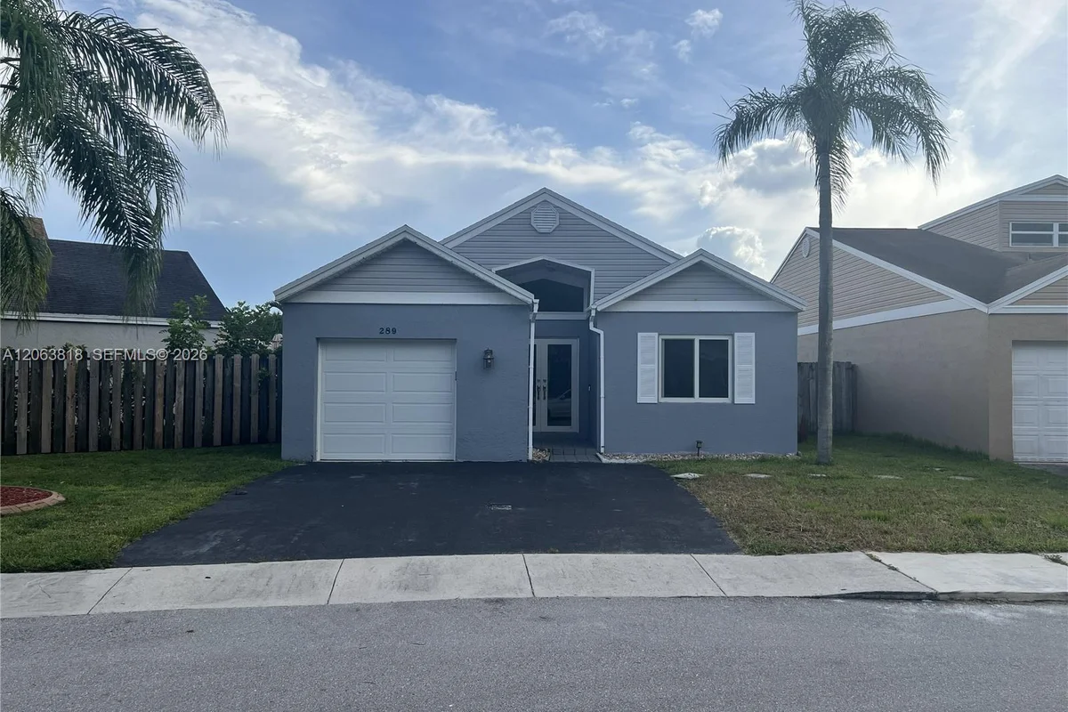 289 SW 159th Ln, Sunrise: photo 1 of 48