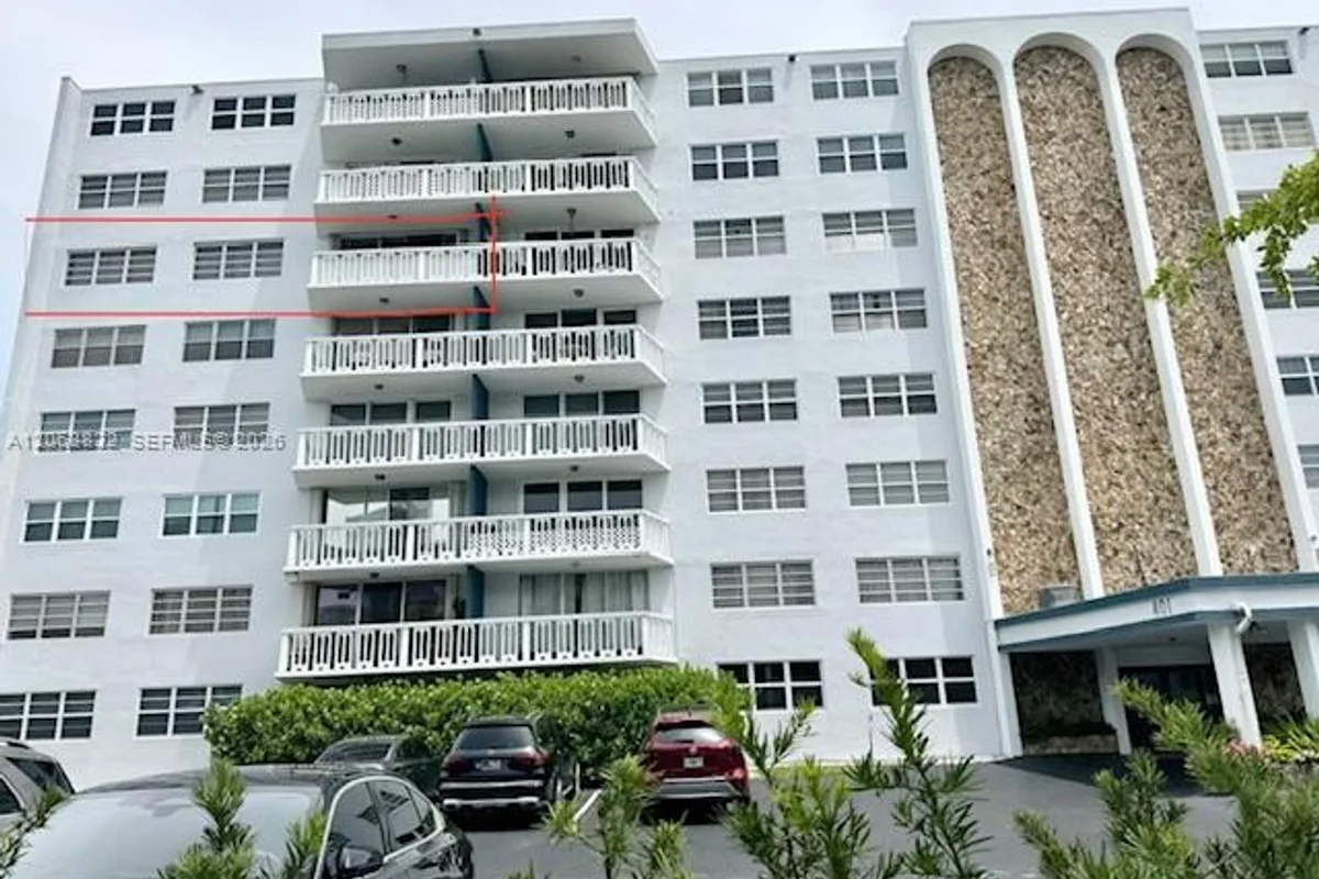 401 NE 14th Ave #602, Hallandale Beach: photo 1 of 29
