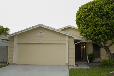 3 Hammond Pl, Boynton Beach: photo 1 of 18