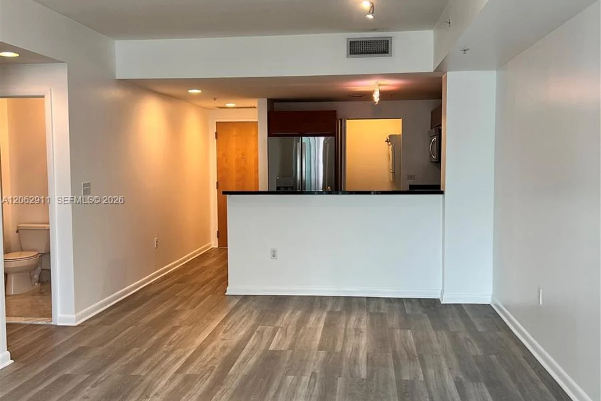 244 Biscayne Blvd #2609, Miami: photo 1 of 24