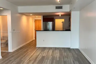 244 Biscayne Blvd #2609, Miami: photo 1 of 24