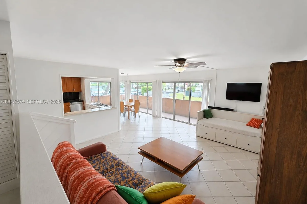 4850 SW 63rd Ter #413, Davie: photo 1 of 11