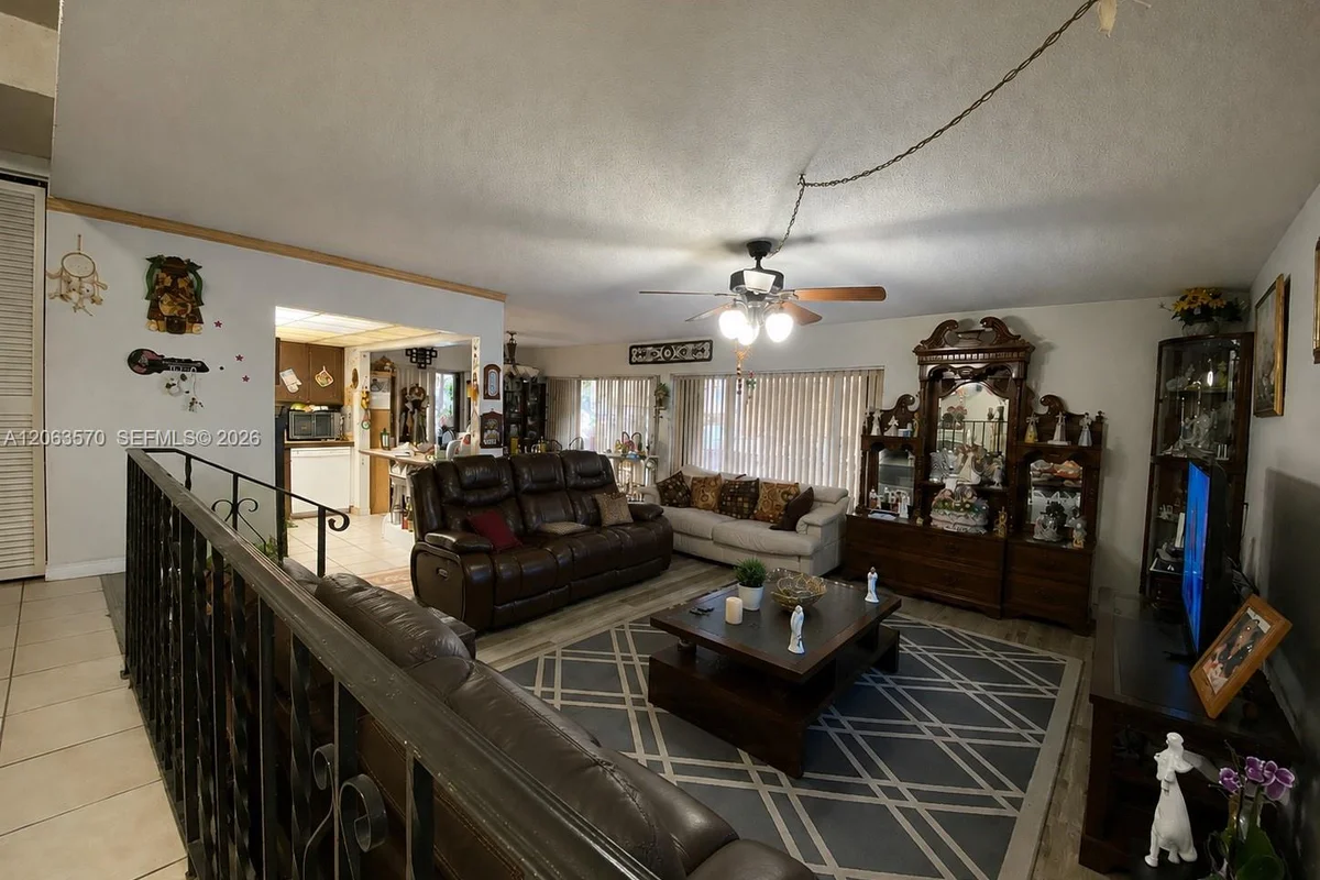 4850 SW 63rd Ter #313, Davie: photo 1 of 7