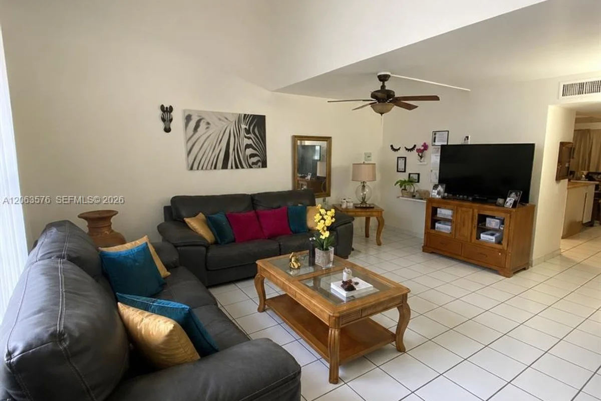 633 N University Dr #14, Plantation: photo 1 of 20