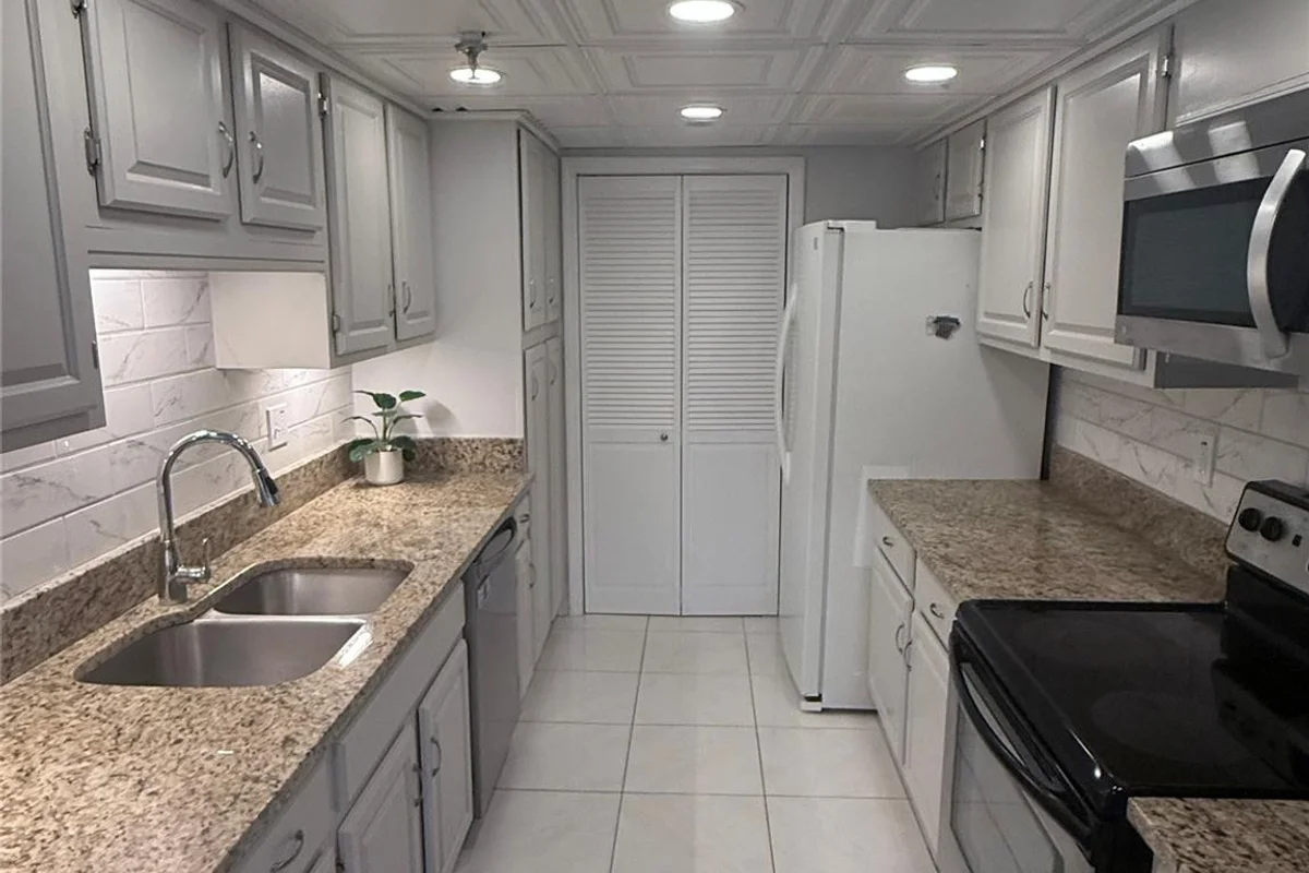 859 Jeffery St #1040, Boca Raton: photo 1 of 62