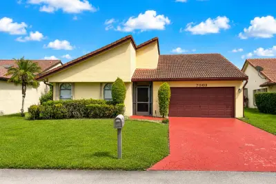 7003 Golf Pointe Cir, Tamarac: photo 1 of 55