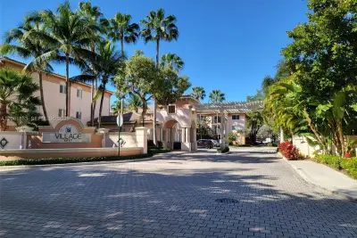 2015 SE 10th Ave #130, Fort Lauderdale: photo 1 of 40