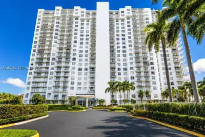 2801 NE 183rd St #508W, Aventura: photo 1 of 25