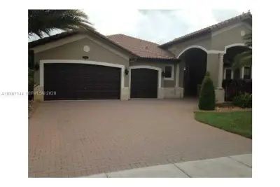 19080 SW 24th St, Miramar: photo 1 of 15