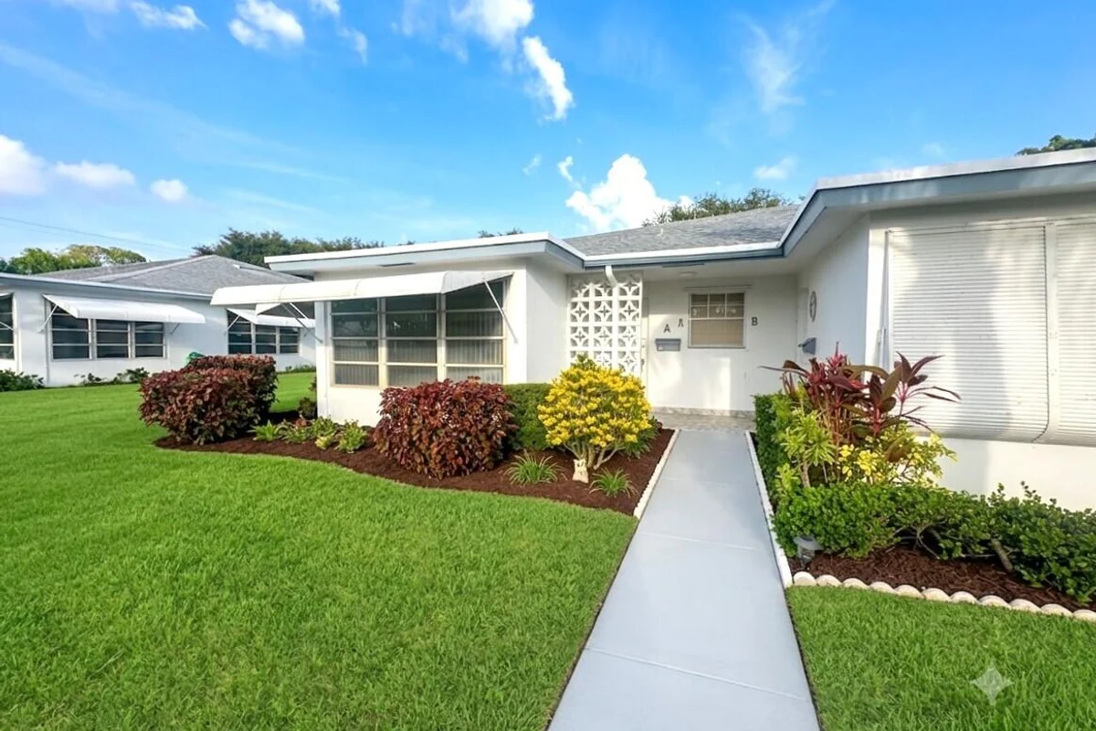 1202 S Drive Cir #A, Delray Beach: photo 1 of 42