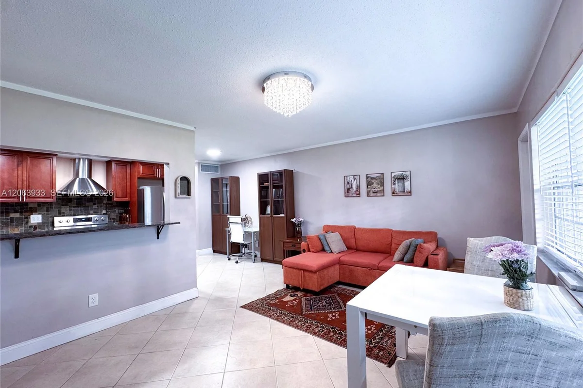 2455 NE 51st St #E114, Fort Lauderdale: photo 1 of 18