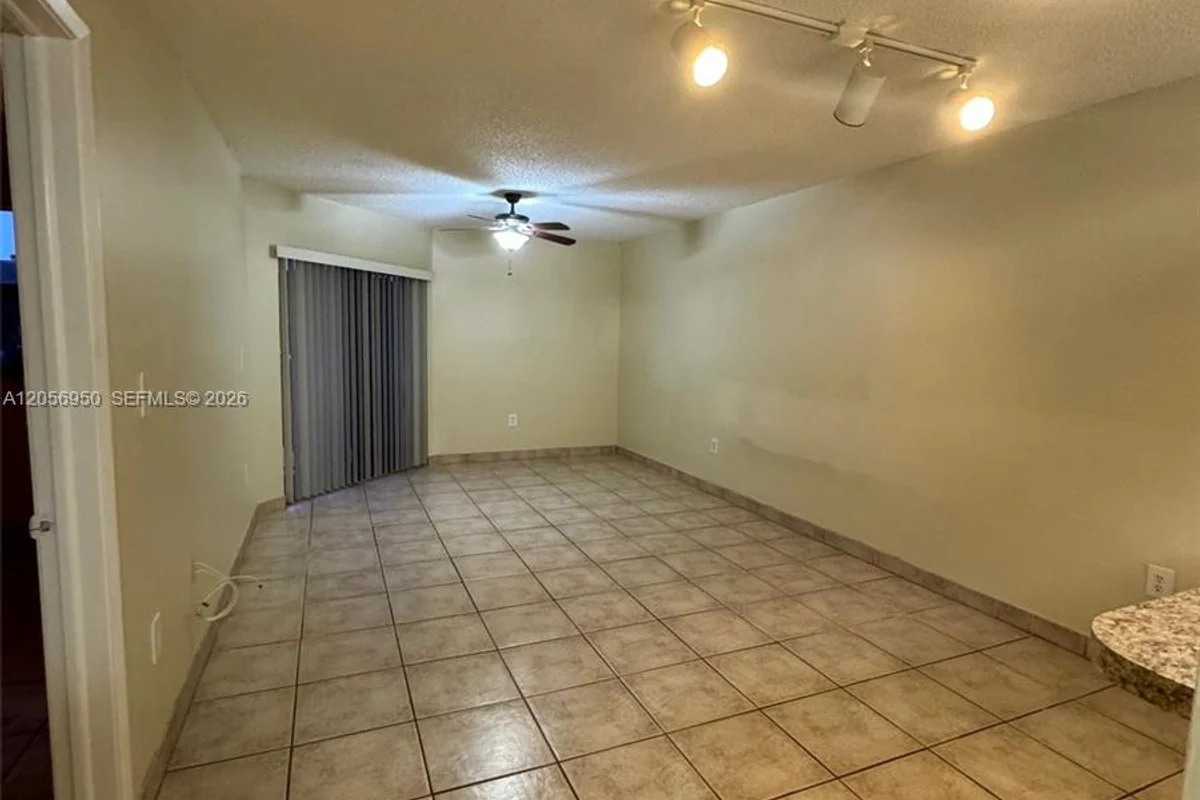 9945 Nob Hill Ct, Sunrise: photo 1 of 23