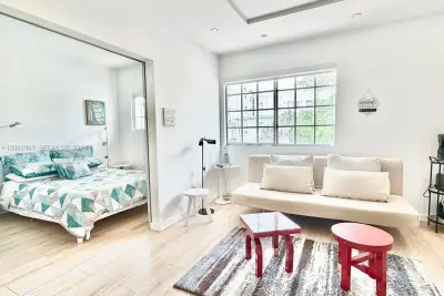 700 16th St #207, Miami Beach: photo 1 of 17