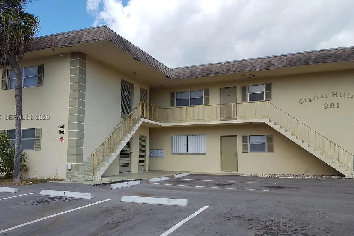 961 NW 45th St #6, Deerfield Beach: photo 1 of 11