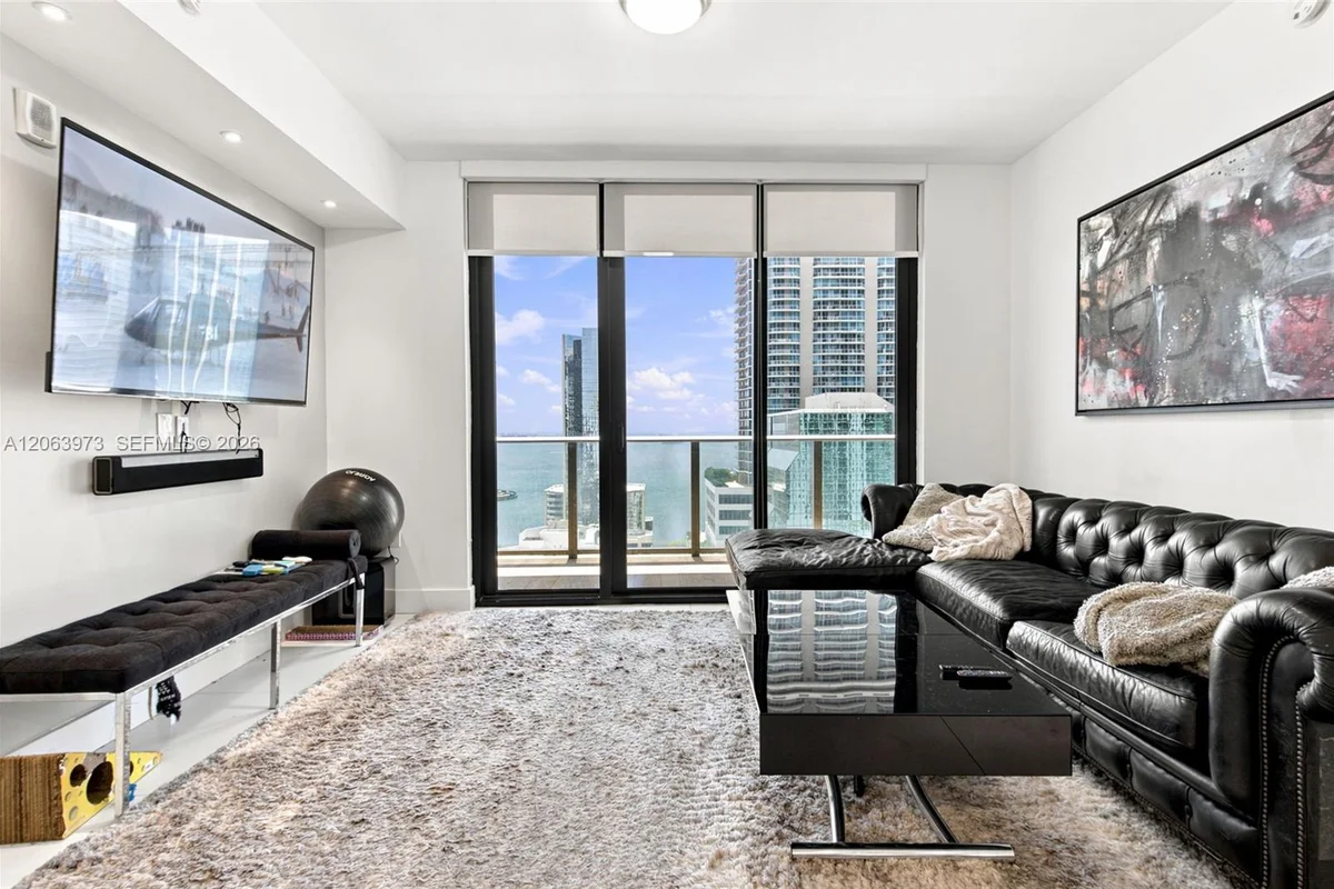 1010 Brickell Ave #2403, Miami: photo 1 of 27