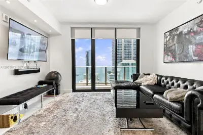1010 Brickell Ave #2403, Miami: photo 1 of 27