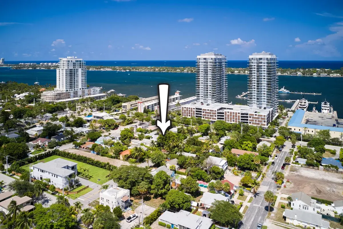 515 40th St, West Palm Beach: photo 1 of 43