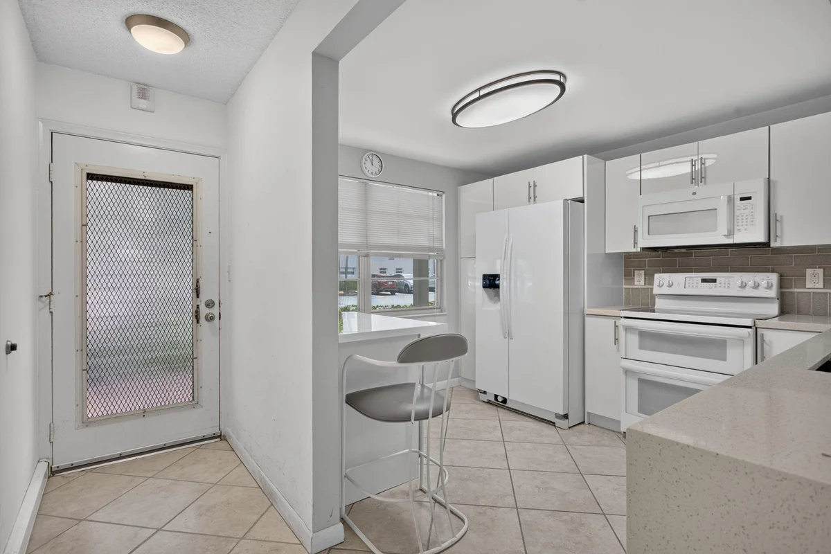 2006 Granada Dr #J1, Coconut Creek: photo 1 of 61