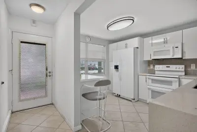 2006 Granada Dr #J1, Coconut Creek: photo 1 of 61