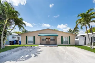 930 Mandarin Isle, Fort Lauderdale: photo 1 of 24