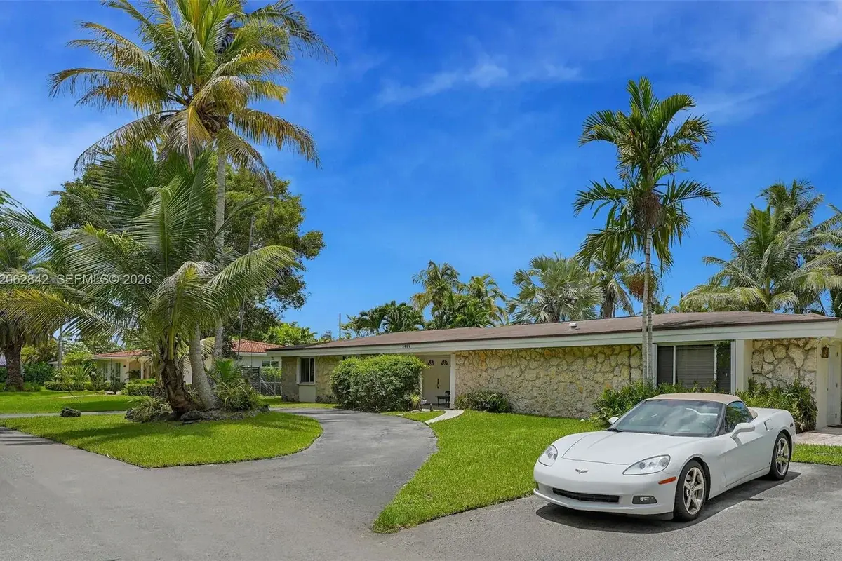 5400 SW 63rd Ct, Miami: photo 1 of 42