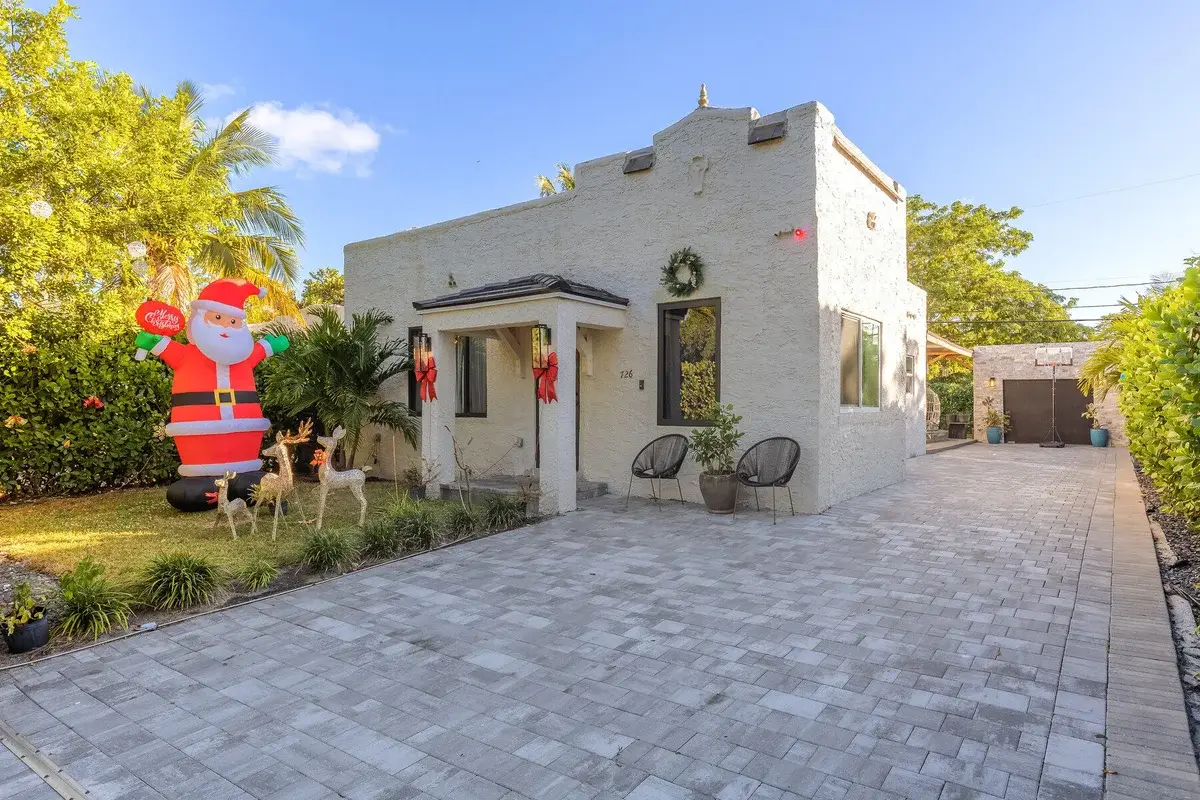 726 Lytle St, West Palm Beach: photo 1 of 36