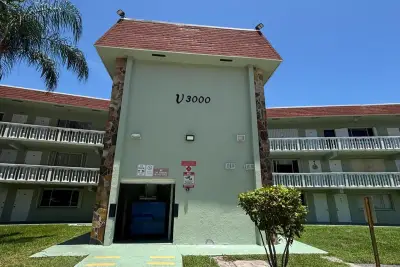 3000 Springdale Blvd #316, Palm Springs: photo 1 of 10