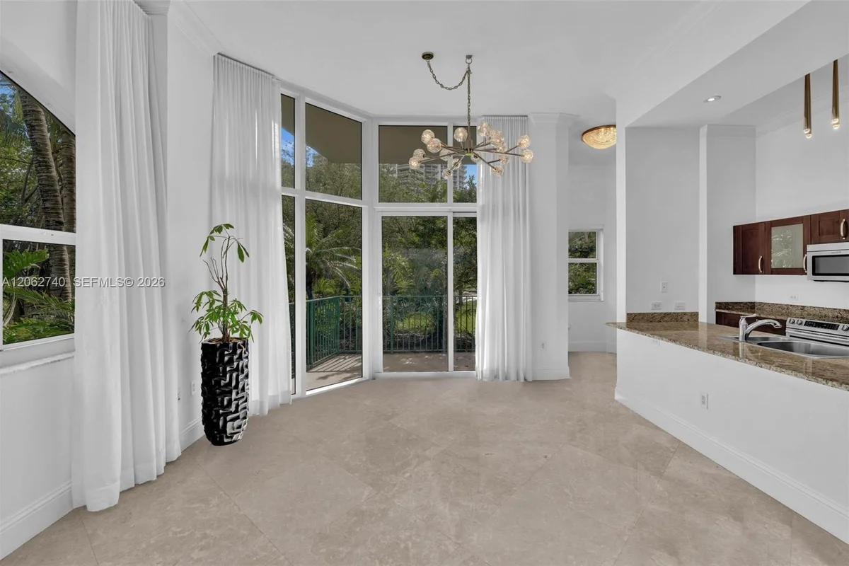 20000 E Country Club Dr #110, Aventura: photo 1 of 30